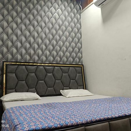 Hari Krishnam Residency Hotel Mathura Exterior foto