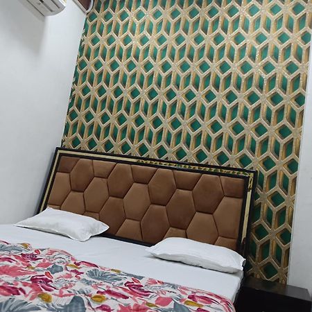 Hari Krishnam Residency Hotel Mathura Exterior foto