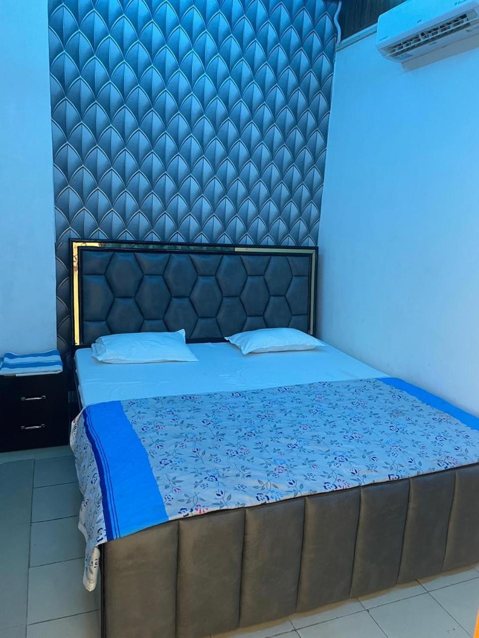 Hari Krishnam Residency Hotel Mathura Exterior foto