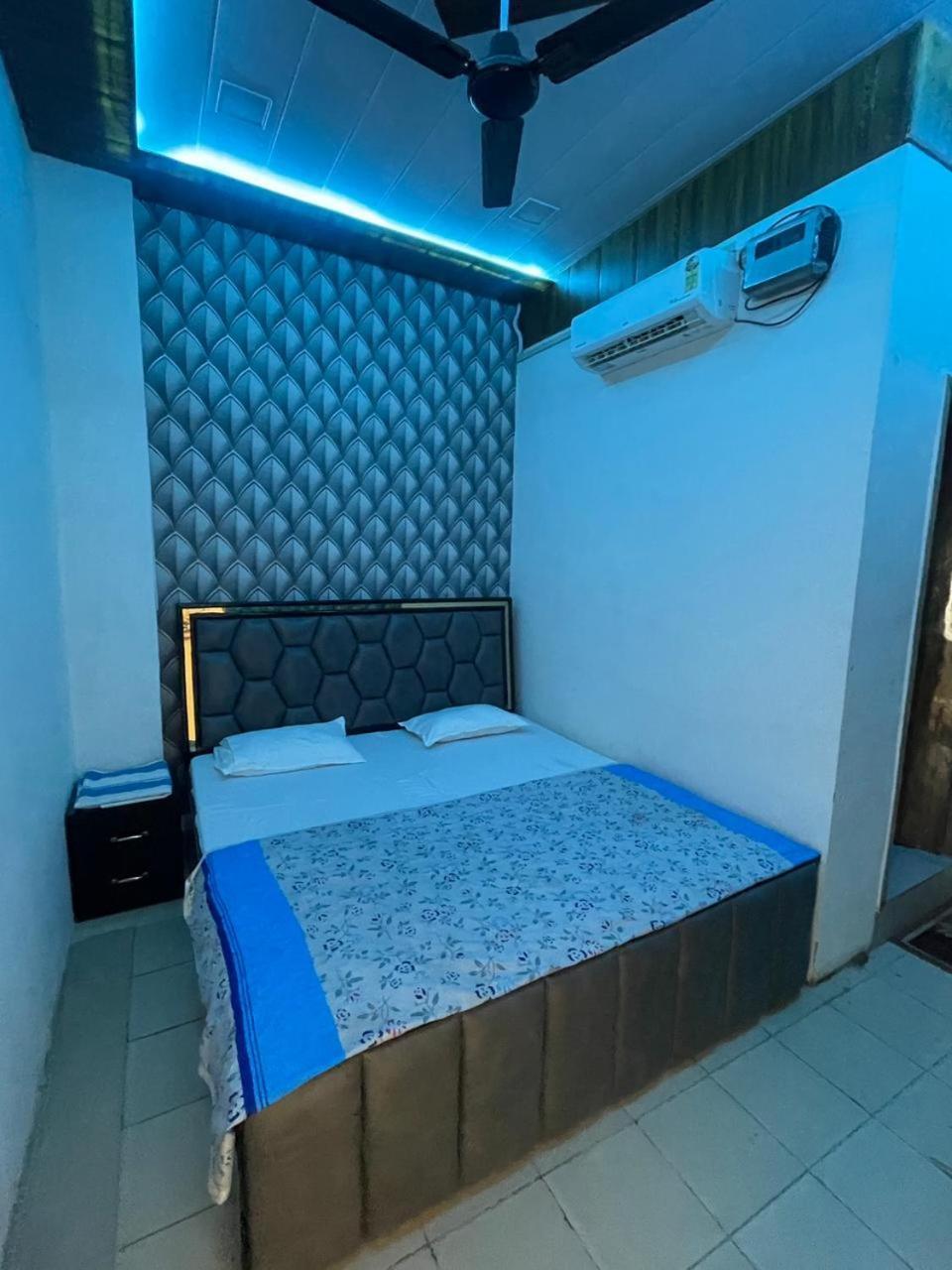 Hari Krishnam Residency Hotel Mathura Exterior foto