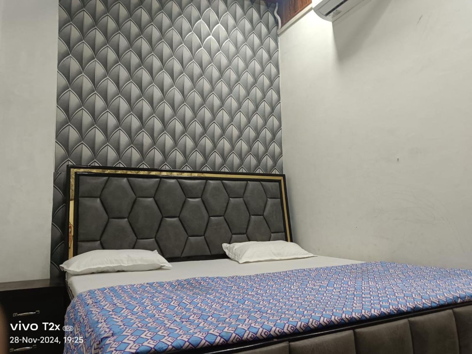 Hari Krishnam Residency Hotel Mathura Exterior foto